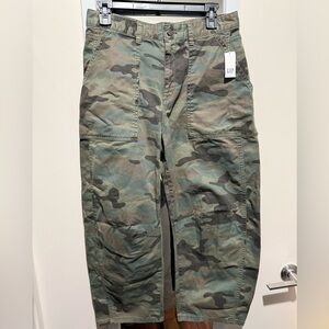 GAP Women's Camouflage Ankle Pants